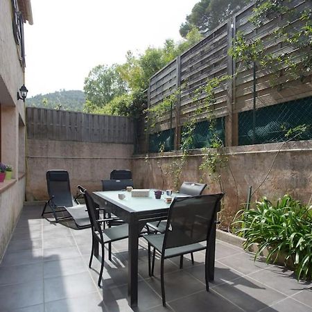 Appartement En Rez De Jardin Et Terrasse Ds Villa 히에레 외부 사진