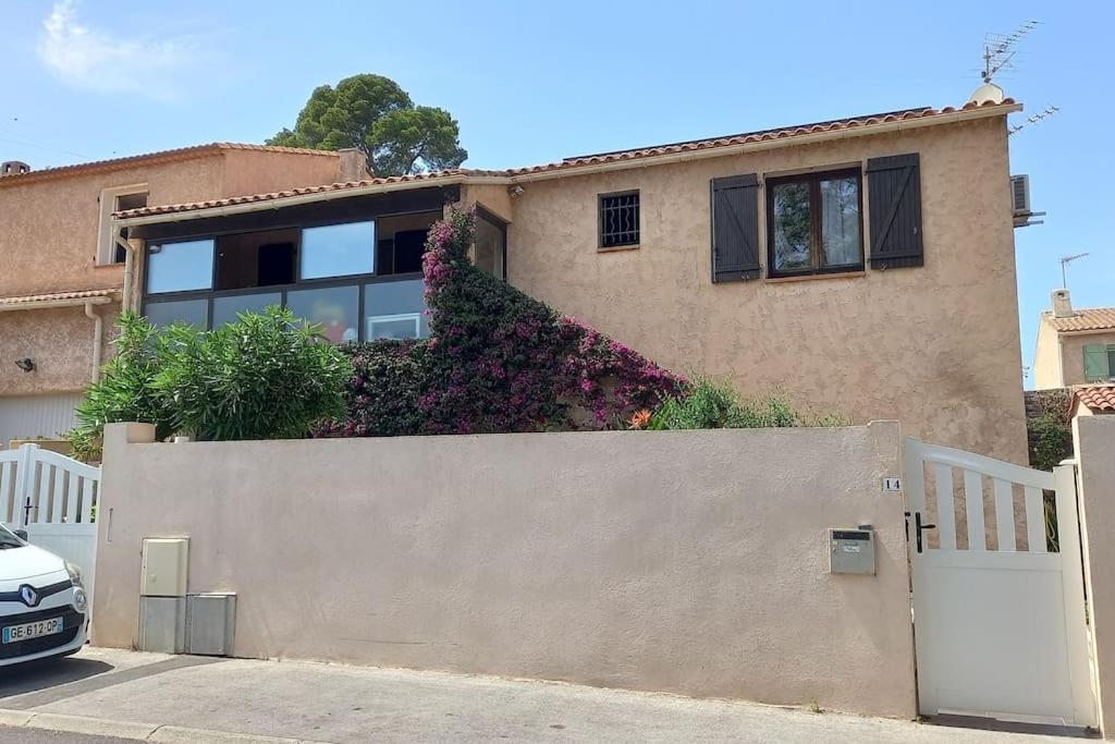 Appartement En Rez De Jardin Et Terrasse Ds Villa 히에레 외부 사진