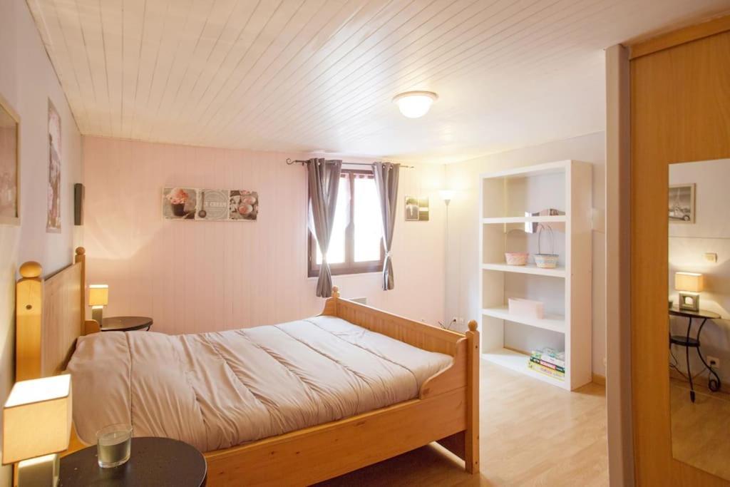 Appartement En Rez De Jardin Et Terrasse Ds Villa 히에레 외부 사진
