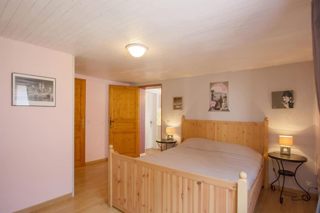 Appartement En Rez De Jardin Et Terrasse Ds Villa 히에레 외부 사진