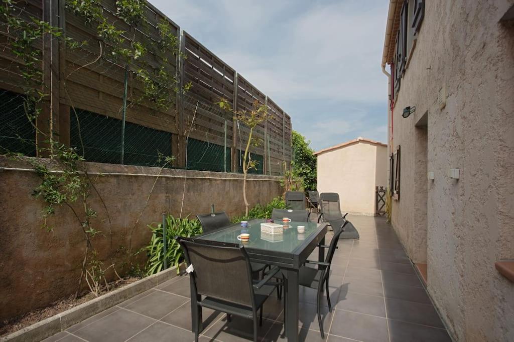 Appartement En Rez De Jardin Et Terrasse Ds Villa 히에레 외부 사진